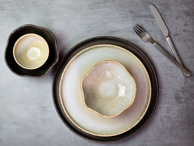 Rock plates and bowls