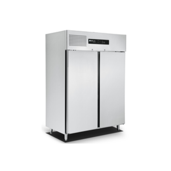 Ventilated upright freezer