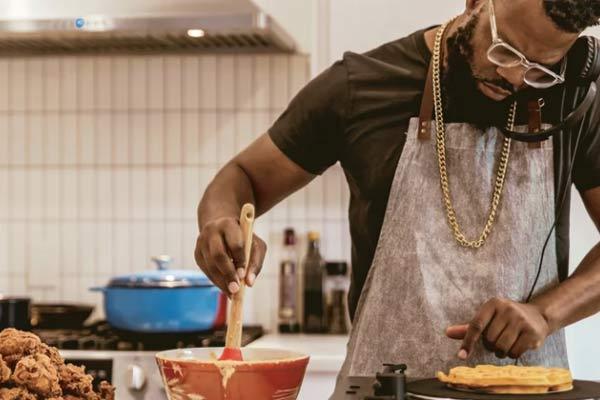 Chef Scotty Scott remixes the classics with new-school soul food