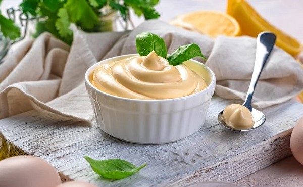 The One Type Of Oil You Shouldn't Use To Make Mayonnaise