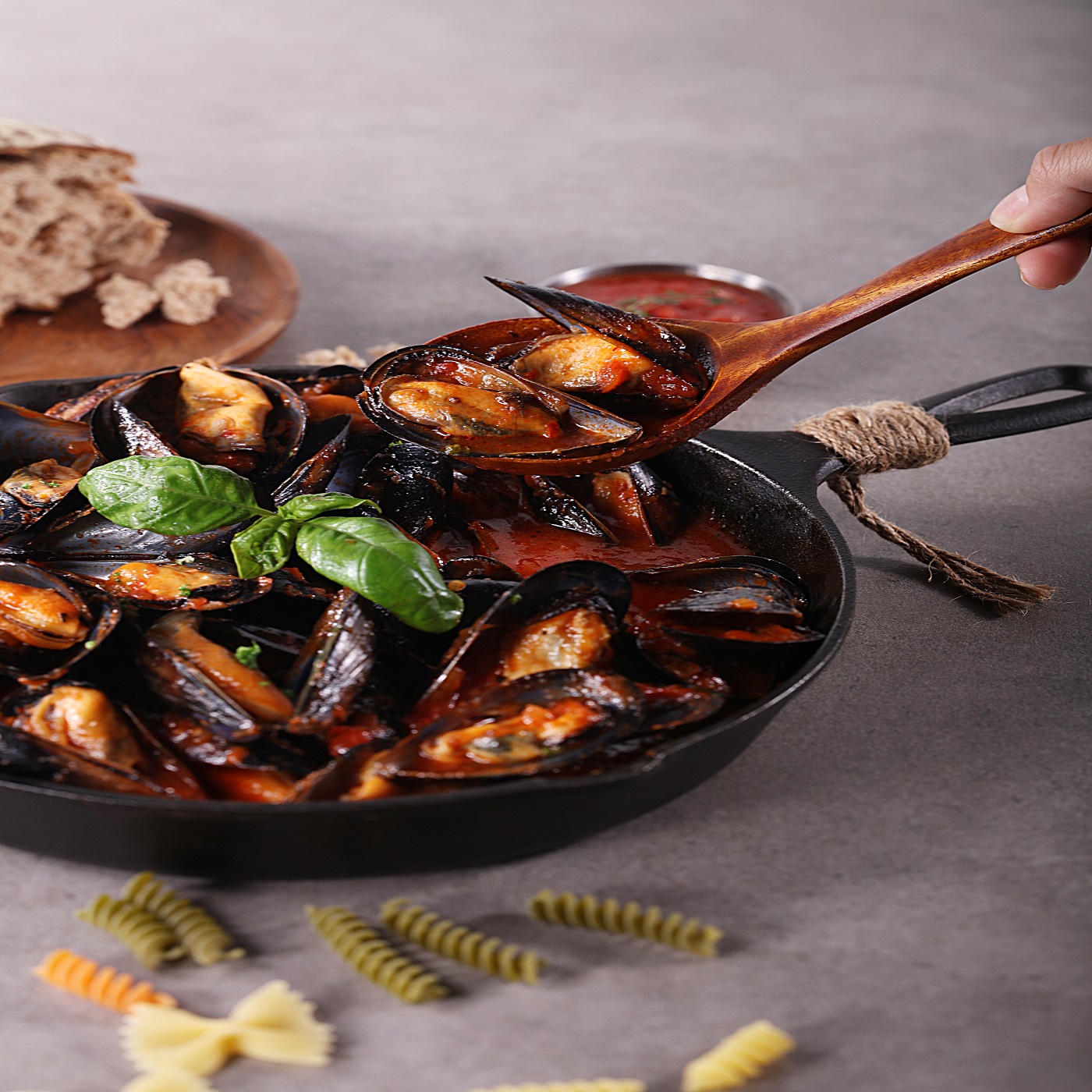 Tomato mussel stew