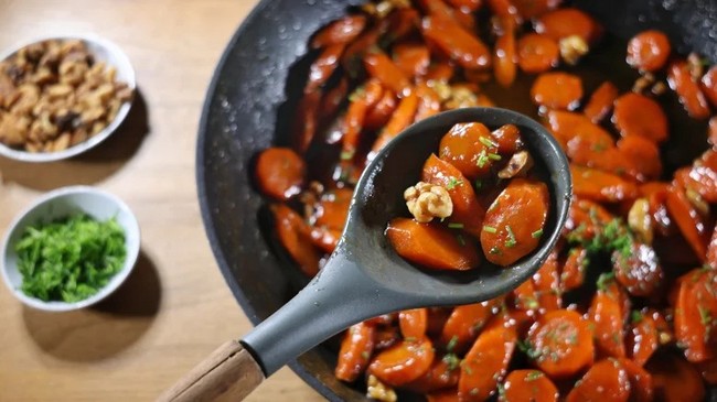 The Best Bourbon Glazed Carrots Recipe