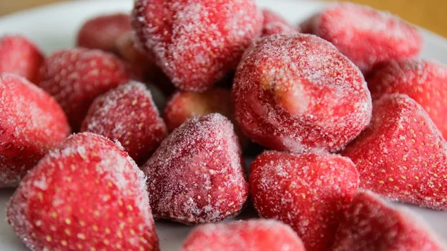 How To Defrost Frozen Strawberries Without Making A Soggy Mess