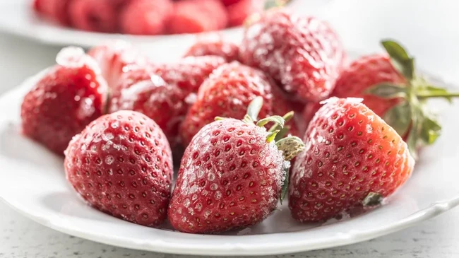 How To Defrost Frozen Strawberries Without Making A Soggy Mess